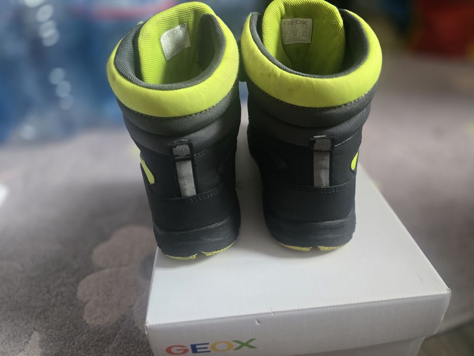 Ботуши Geox 38 номер