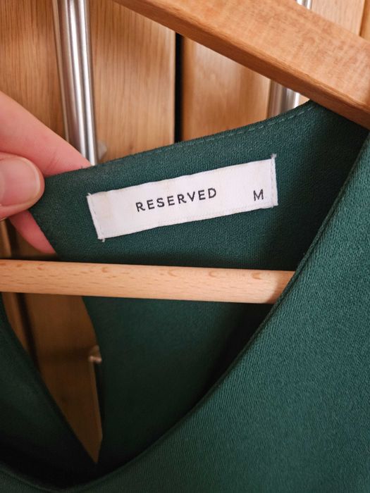 Рокля Reserved зелена М размер