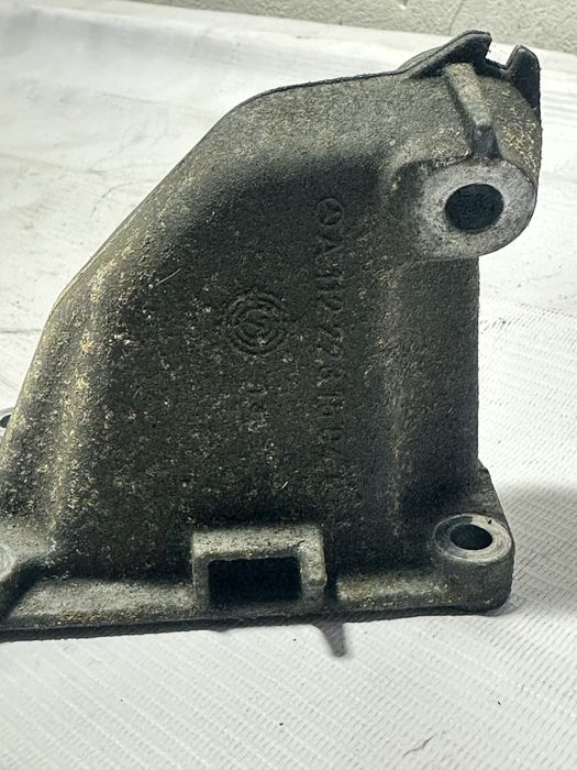 Кронштейн двигателя m112 w202 w210 Mercedes