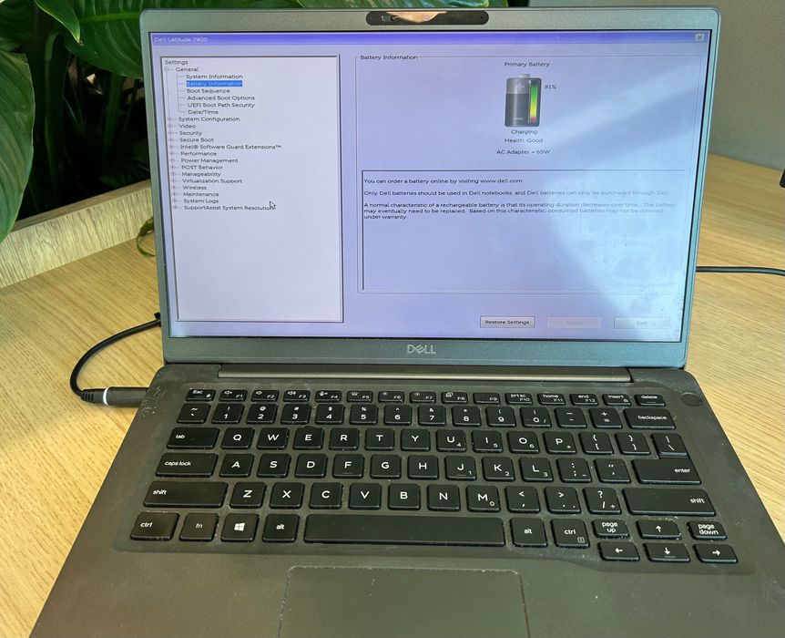 Vand Laptop Dell Latitude 7400 (Intel i5, 16GB RAM) functional