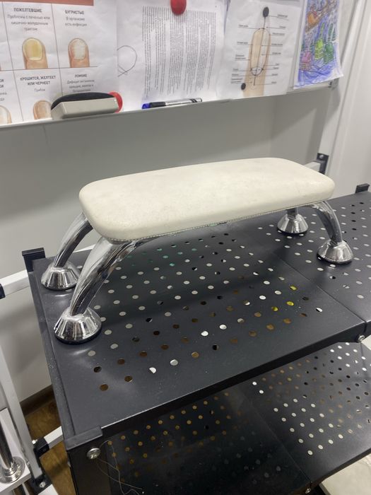 Подставки для маникюра