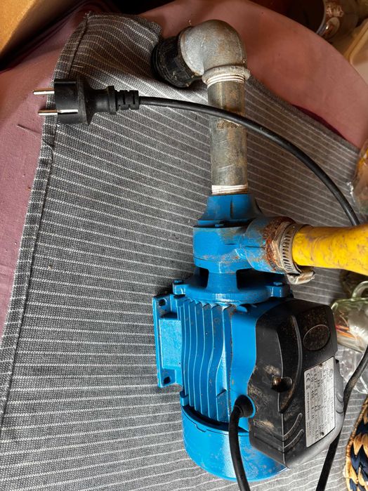 Градинска водна  помпа