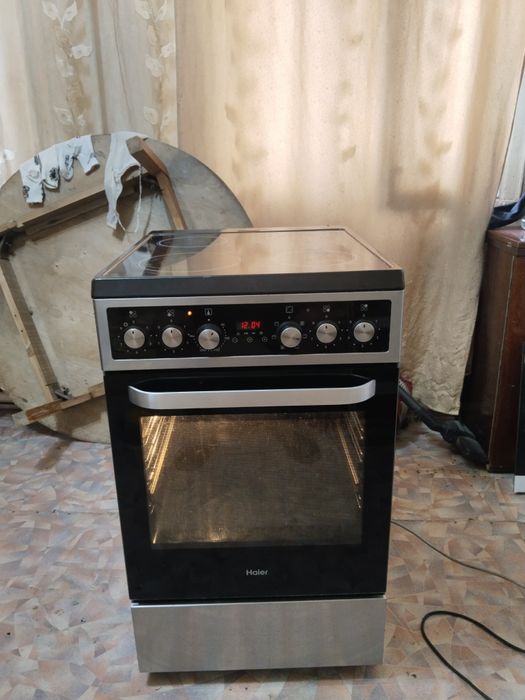 Продам стеклокерамическую плиту Haier