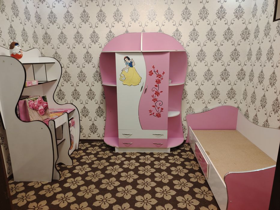 Qiz bolalar uchun kamplekt mebel