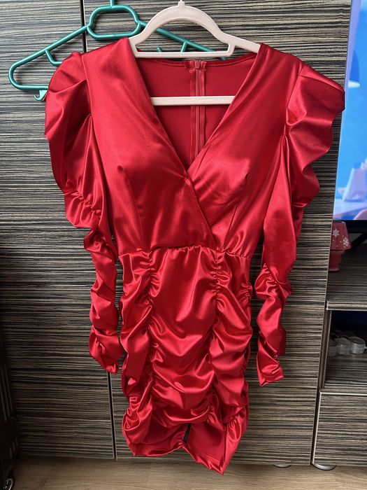 Rochie rosie eleganta