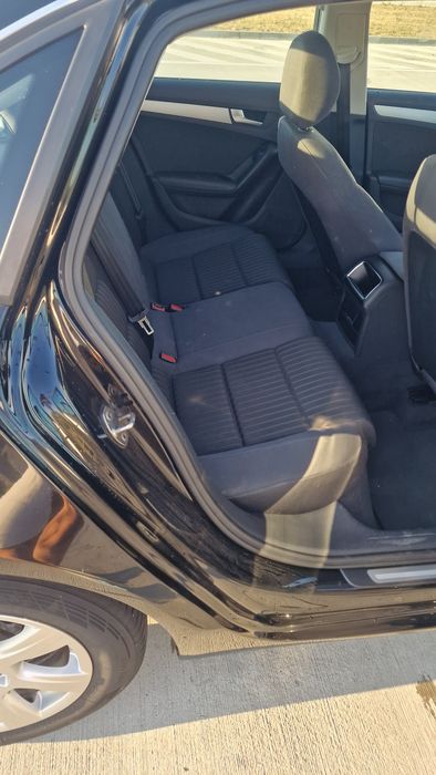 Vând Audi A4 , 1.8