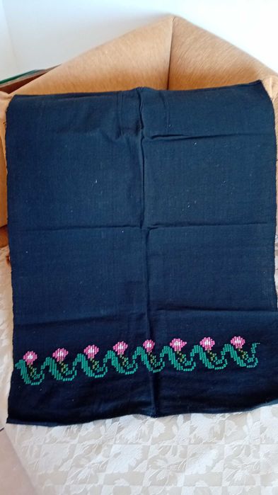 Тъкани престилки и възглавница