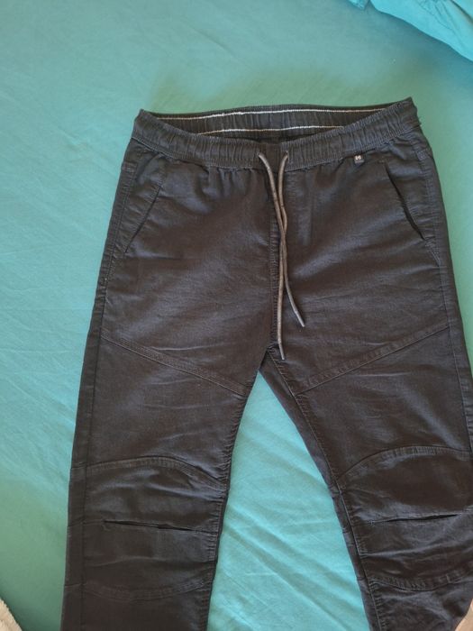 Pantaloni negri Cropp adolescenți