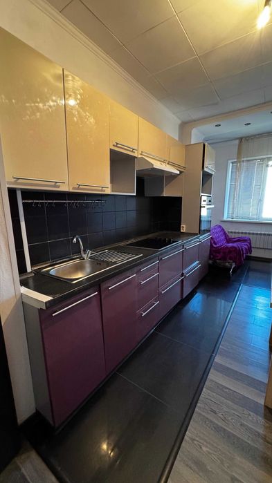 Продам квартиру 3 комнатную