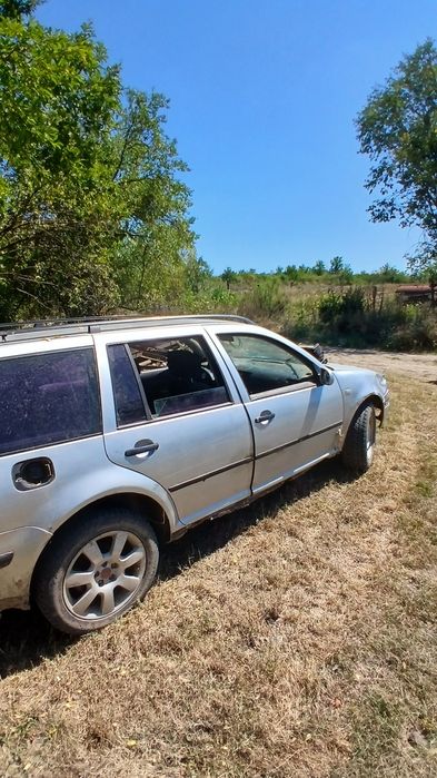 Schimb 2 mașini  cu cross sau atv golf 4 1.9tdi  si citrone 1.5