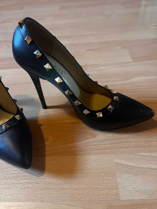 Дамски обувки SaraPen номер 37,ток 10см. естествена кожа.