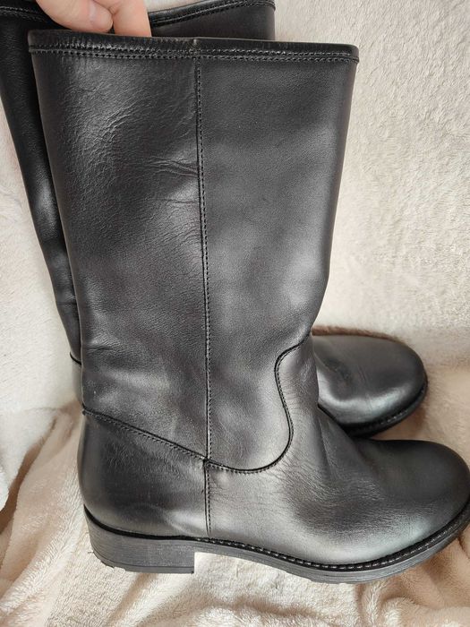 Cizme mar. 38 (merg 37-37,5)