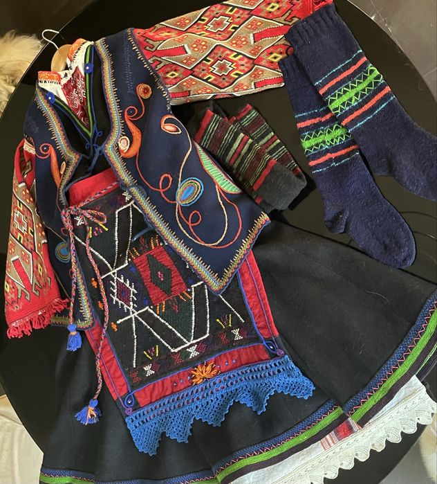 Авторска народна носия едвнична бройка