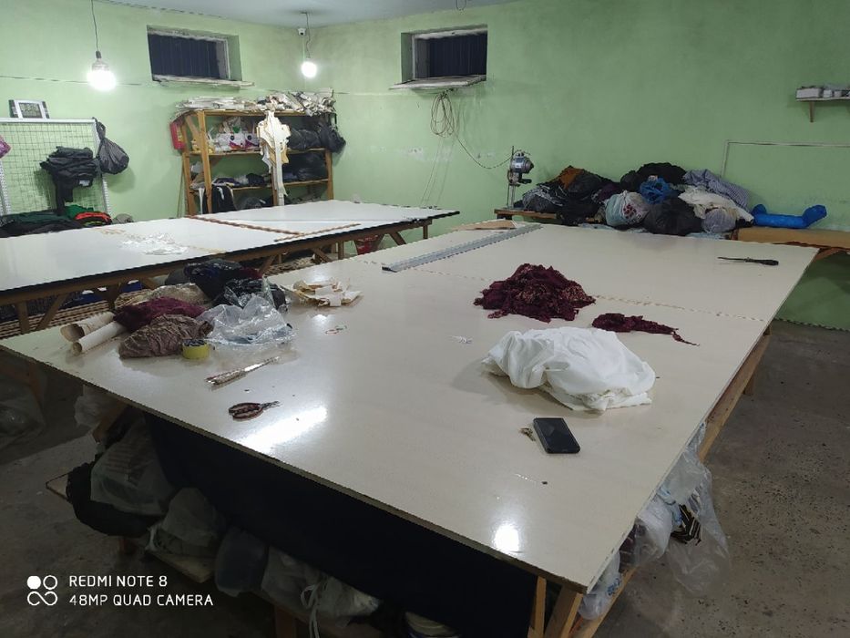 Швейная машина, аверло, петля ,тугма, дазмол стол сотилади