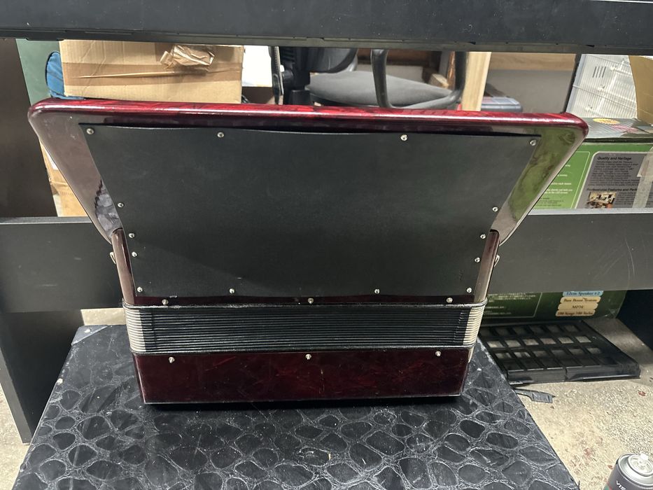 Acordeon Hohner Verdi 2 cu 80 basi Vergea lunga