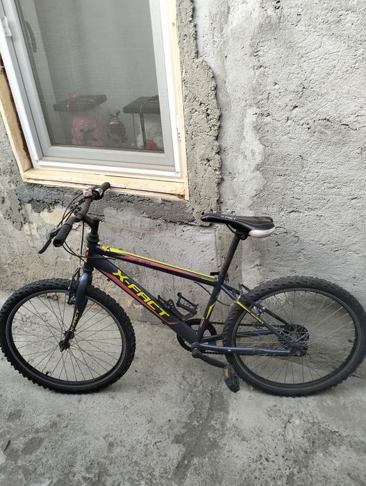 Vând bicicletă preț negociabil
