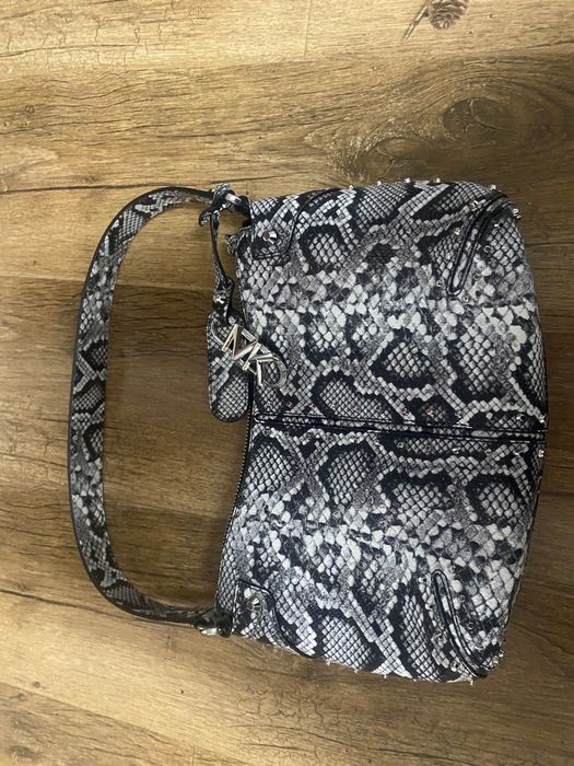 Vand geamta Michael Kors