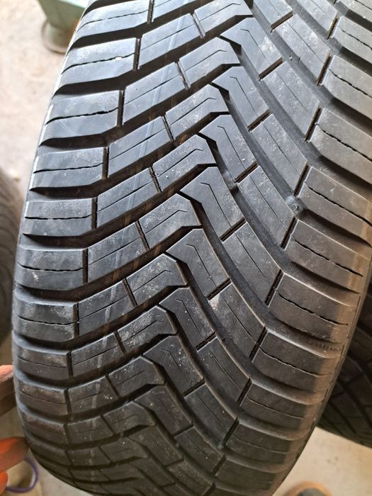 2 anvelope Allseasons 205 55 r16 Continental