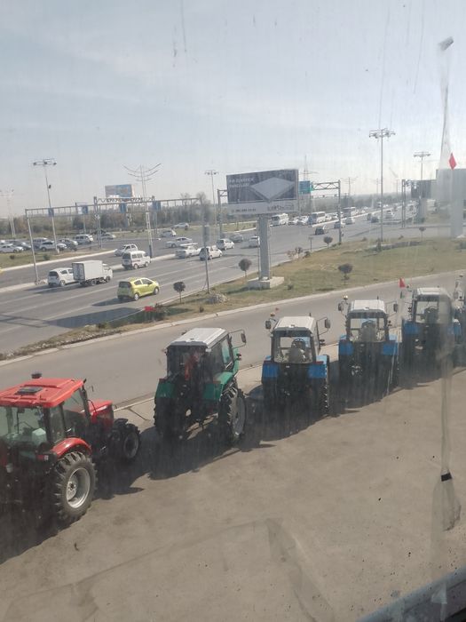 Срочна продается магазин на карвон базаре на втором этаже в дол дороге