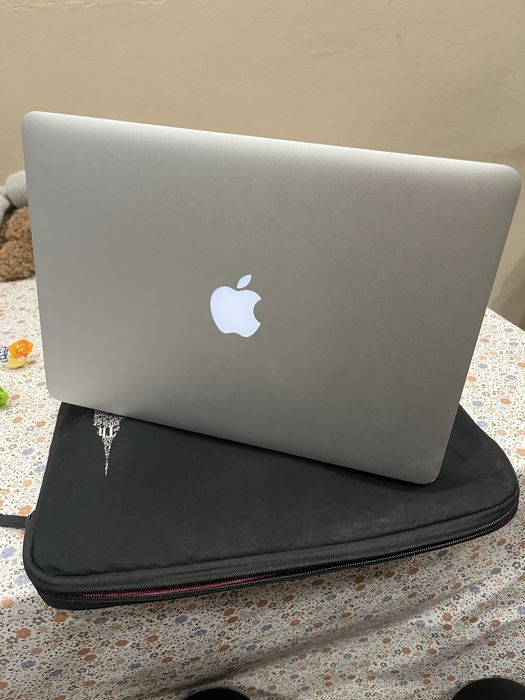 Apple Macbook Air
