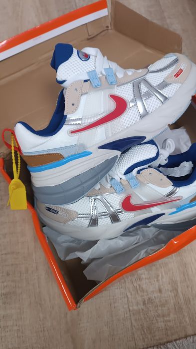 Продам новые кроссовки!!