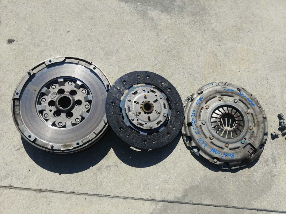 kit ambreiaj volanta masa dubla 55260384 1.6 d multijet  jeep renegade  disc 7 mm  55261491  55261596
