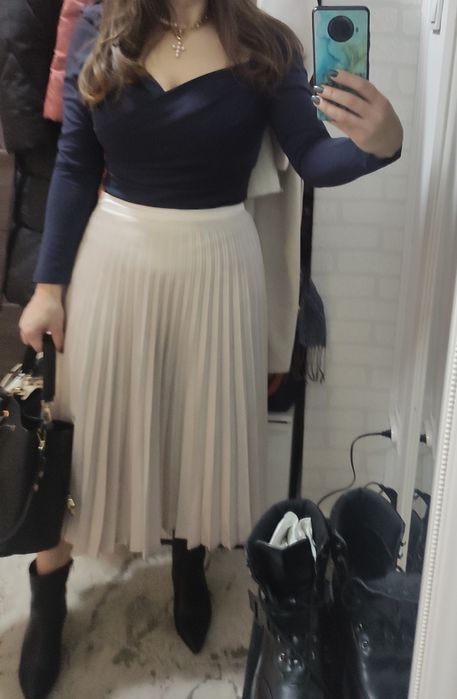 Fusta Amisu midi plisată