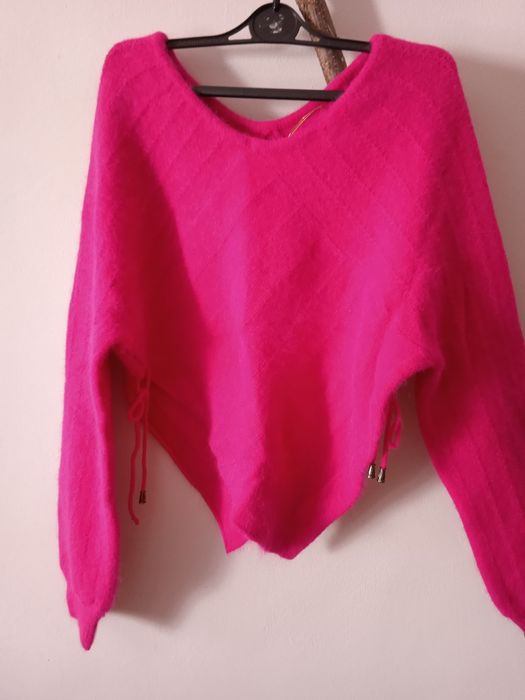 Дамски комплект памучен ,пола,жилетка и блуза всеки артикул по 12 лв.