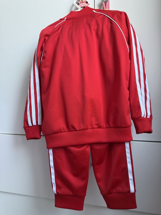 Trening adidas rosu 4-5 ani, 110 cm
