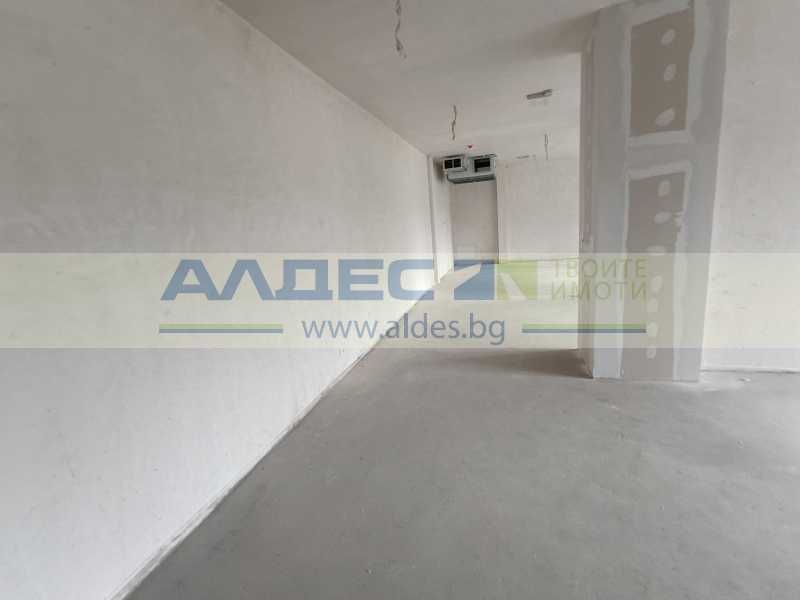 Дава се под наем Магазин в София, Люлин 10 - 1115 кв.м за 10704 € - Снимка #1