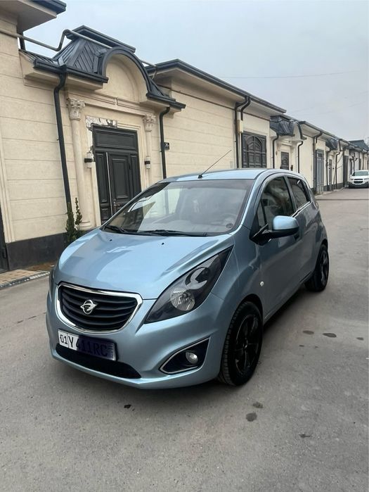 Спарк 2013 йил м/т сотилади