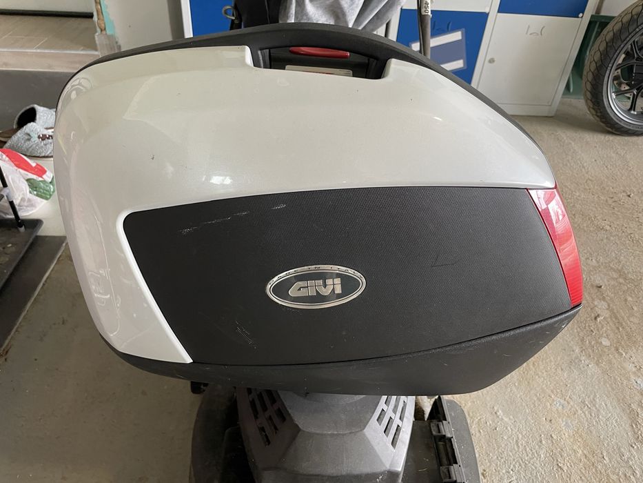 Странични куфари за мотор Givi