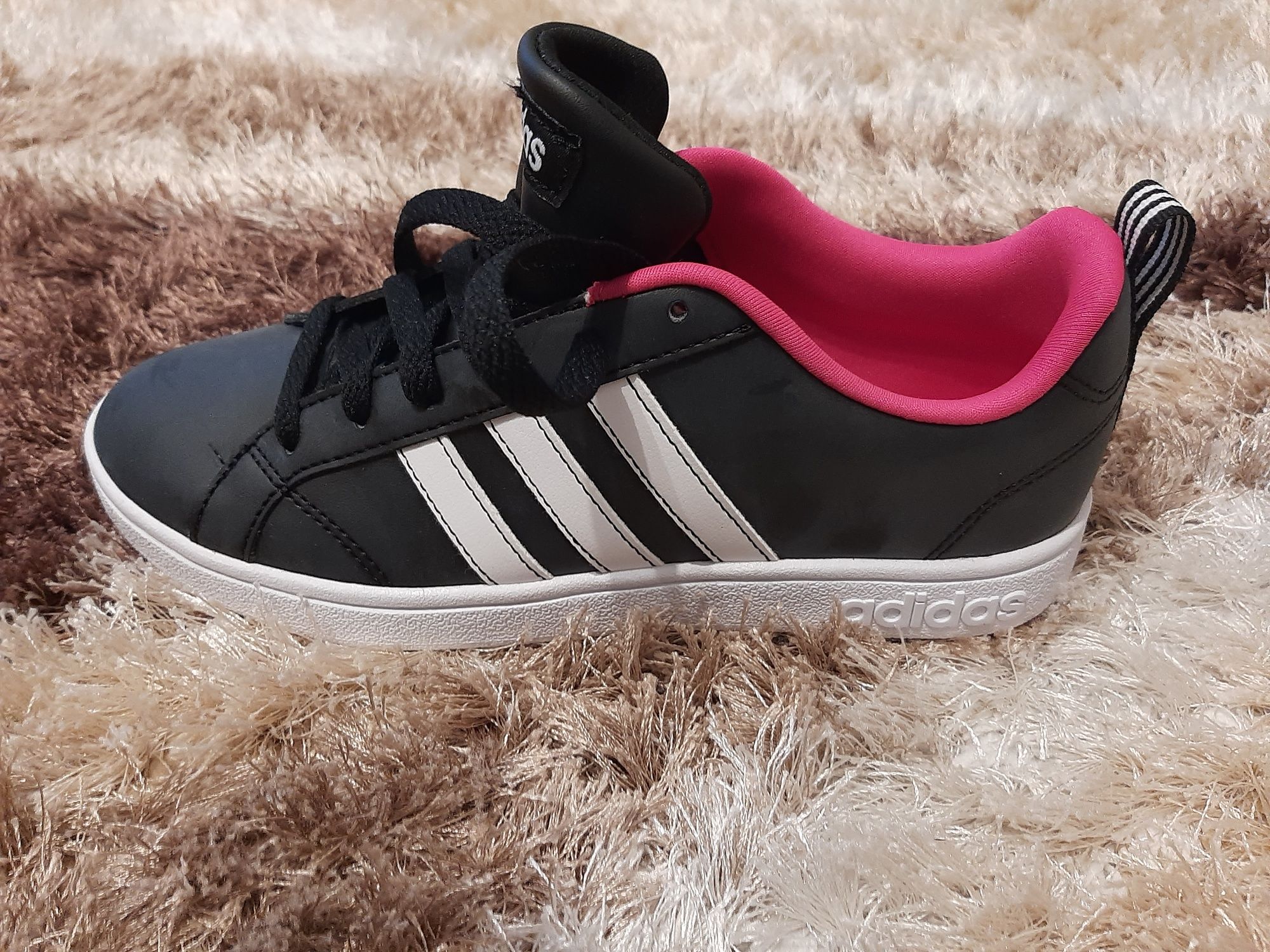 Adidas vs hot sale advantage bb9623