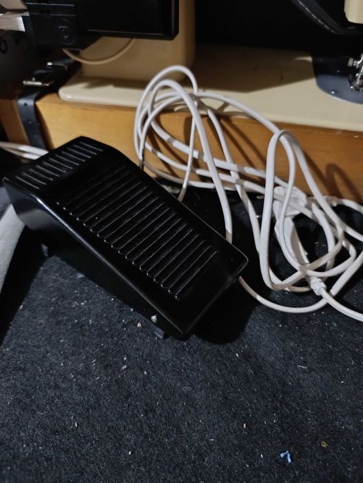 Продам швейную машинку чайка 132