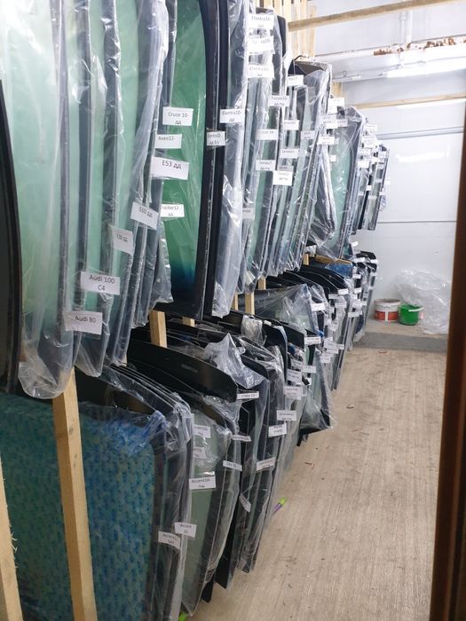 Автостекла на левом берегу. "Корме"