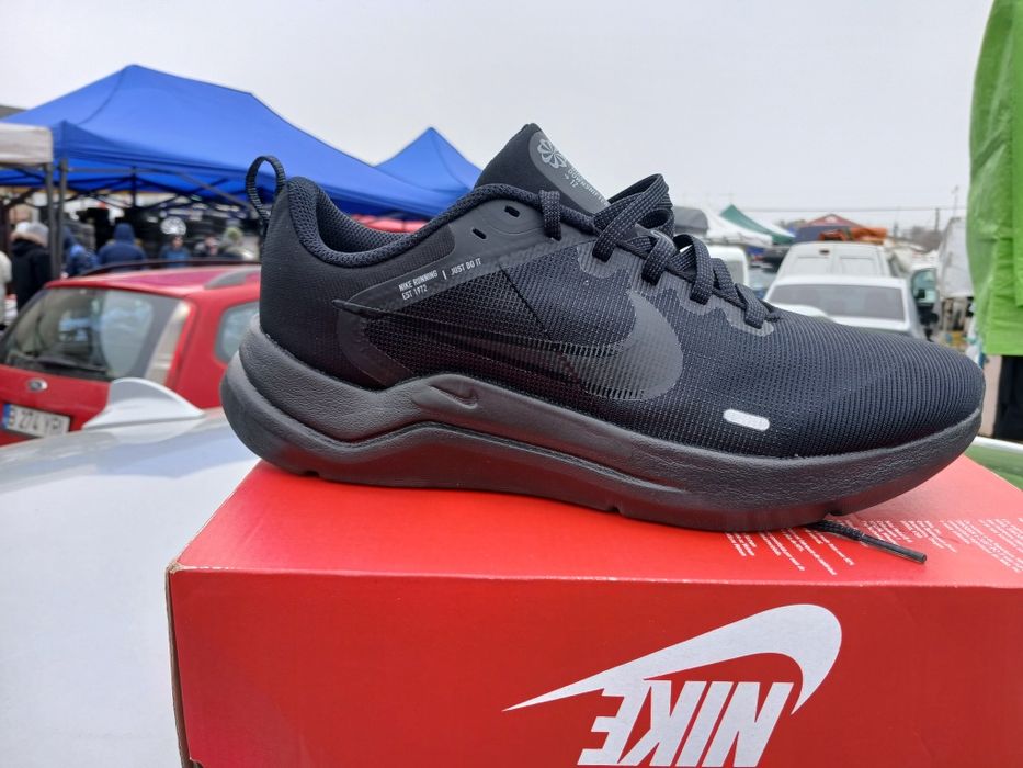 Nike Running model nou