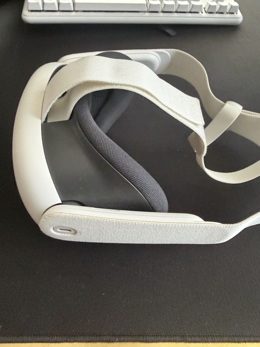 Продам vr meta qest 3
