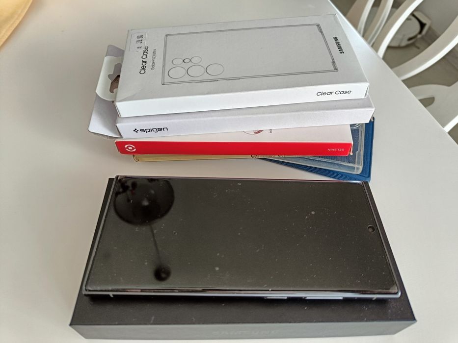 Продавам Samsung S23 Ultra