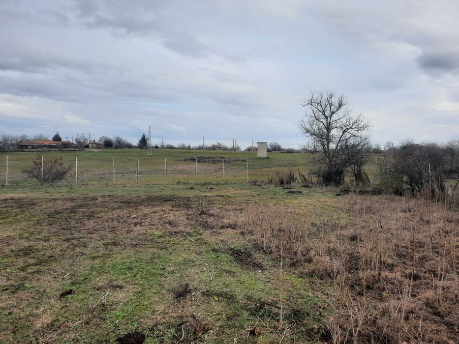 Къща в с. Гълъбинци ,Област Ямбол,двор 3000m2,ФЕЦ до 300kwp