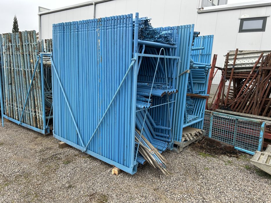 Фасадно скеле италианско рециклирано като ново