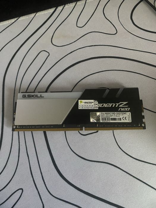 Обмениваю оперативную память 2 штуки на кит, одинаковые