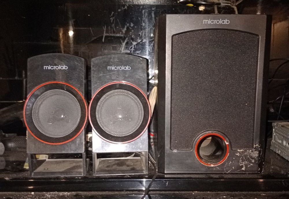 Продам две колонки и сабвуфер