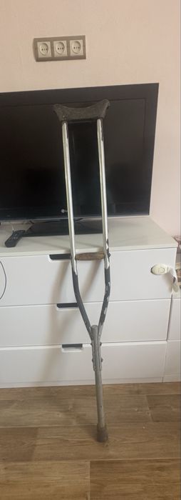 Отдам в дар костыль  1 шт