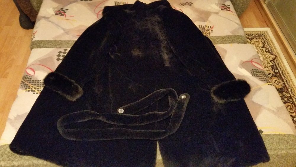 Шуба новая из мутона