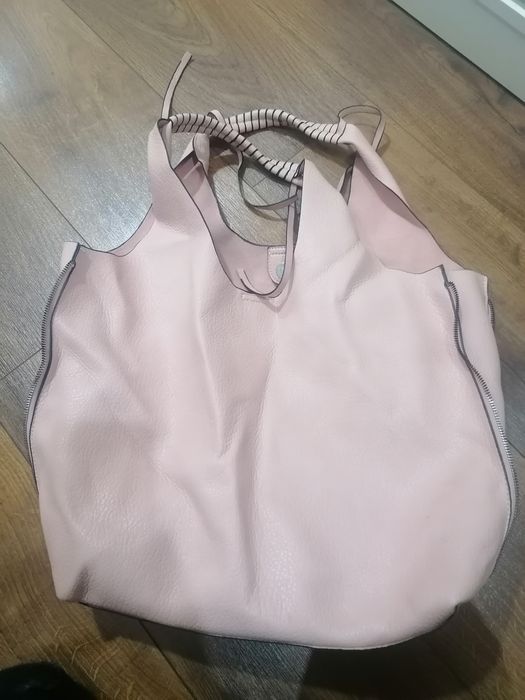 Дамски чанти от естествена и изкуствена кожа