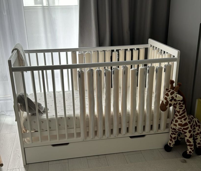 Patut bebe cu saltea de bambus inclusa si protectii patut