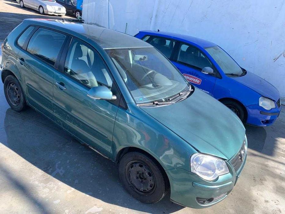 Dezmembrez Volkswagen Polo 6N/9N/1.2/1.4/AWY/AUA/usa/haion/interior/jante/usa/portbagaj/motor/cutie/volan