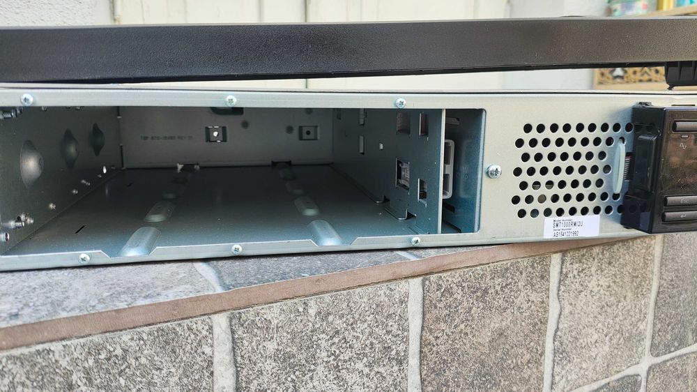 APC Smart-UPS ИБП на 1000VA (чистый синус аккумулятор - 48V)