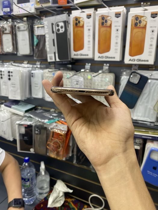 Iphone 11max gold rangi