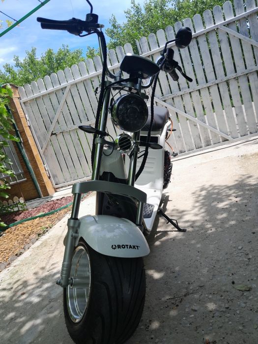Scuter electric crusier